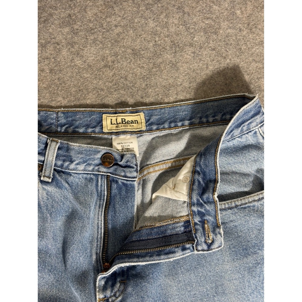 LL Bean Relaxed Fit Mens Jeans 32x29 Medium Wash Blue Denim Cotton 134770 - Picture 3 of 9
